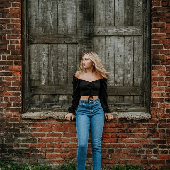 Meet your Posher, Hannah - Picture 1 of 2